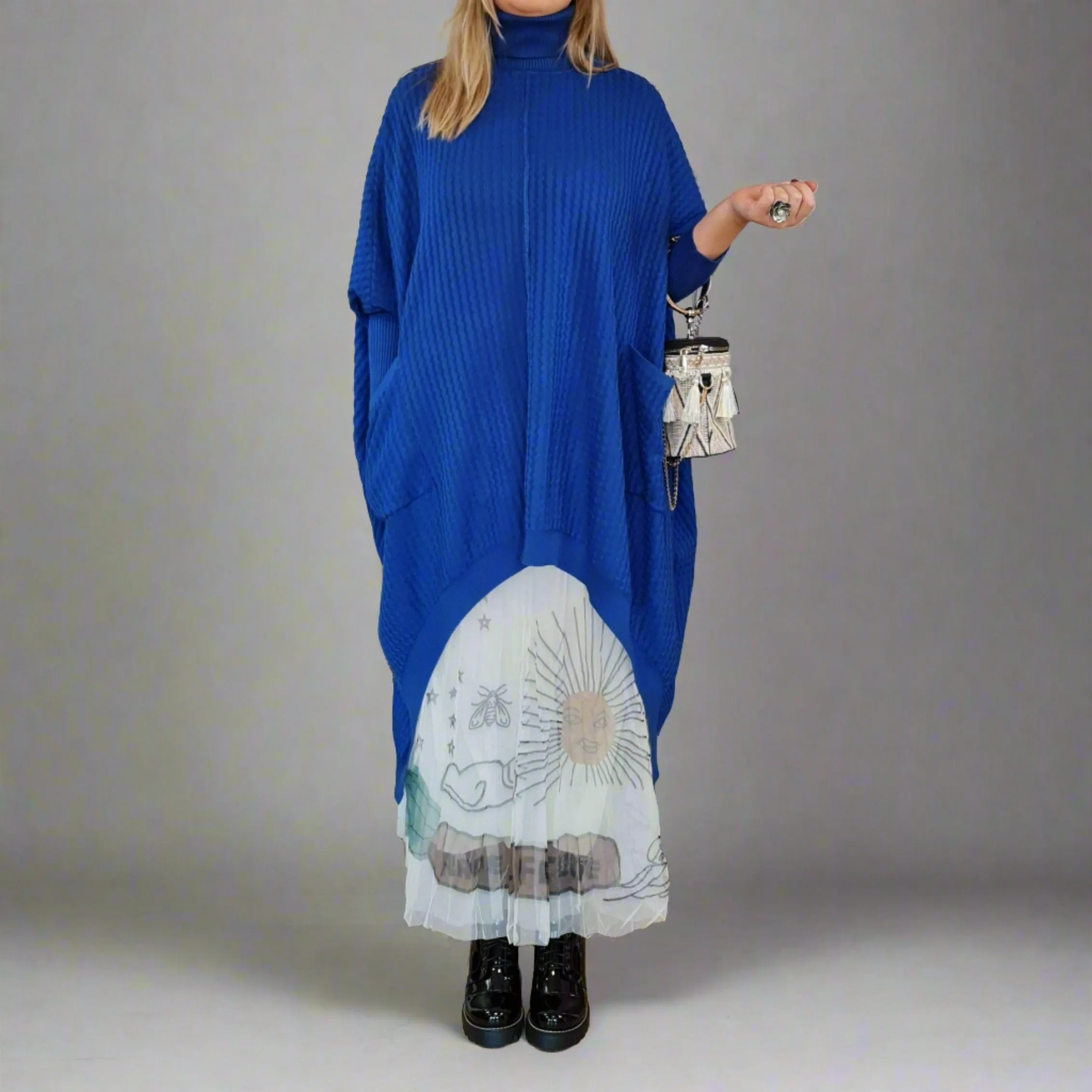 Urban Meets Urban Laisvalaikio Nuotaka Oversize Fit Blue Sweater