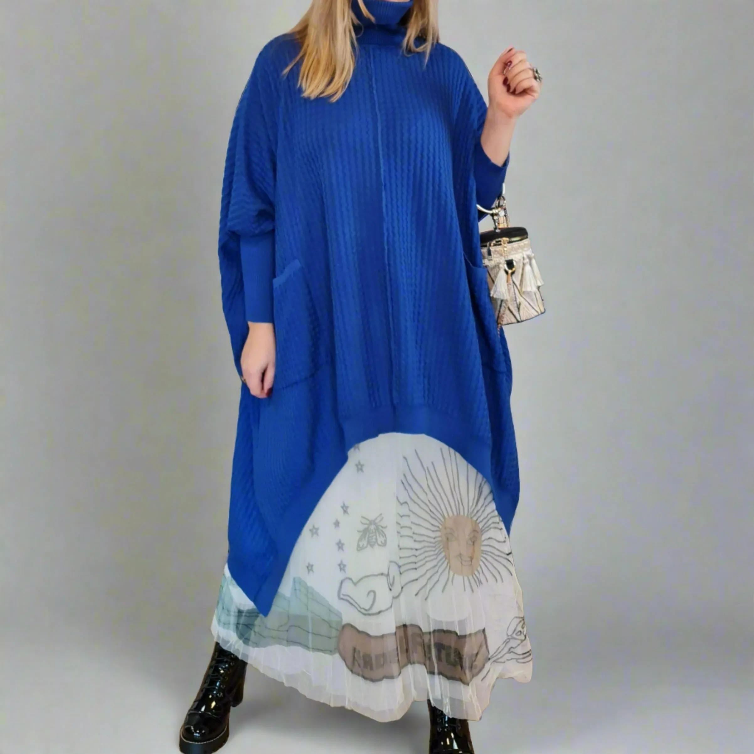 Urban Meets Urban Laisvalaikio Nuotaka Oversize Fit Blue Sweater